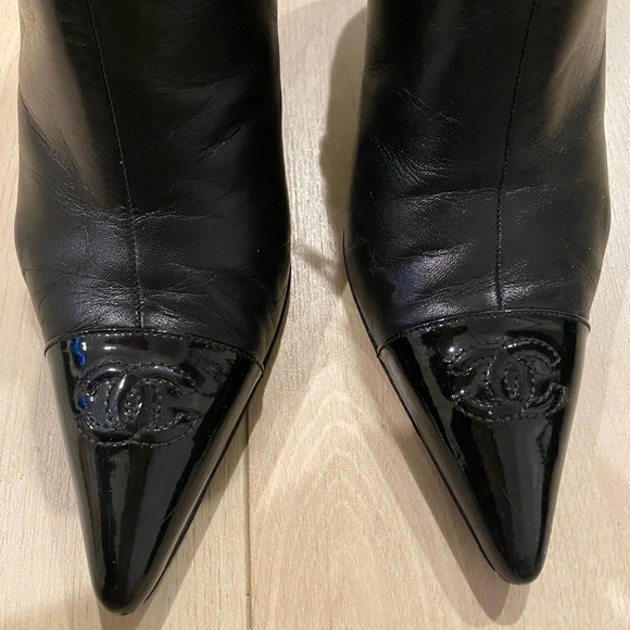 Gorgeous Chanel vintage booties - Picture 12 of 15